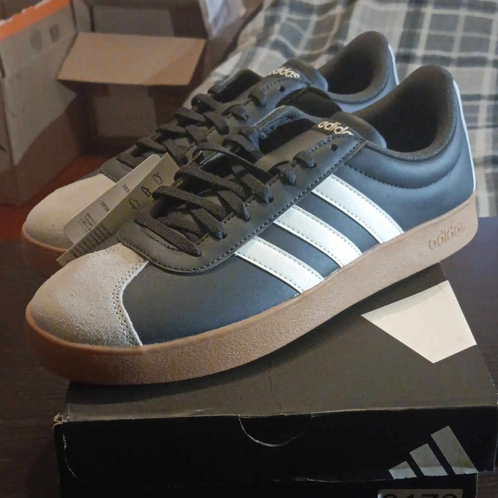 adidas VL Court Base "Black/Grey/Gum" M8.5/W9.5 NWT & Box - Picture 2 of 10